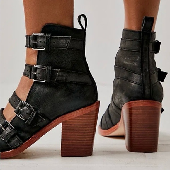 Free People sz 39 strappy heeled FP Collection - Buckle Up Baby Block Heels - Picture 2 of 10